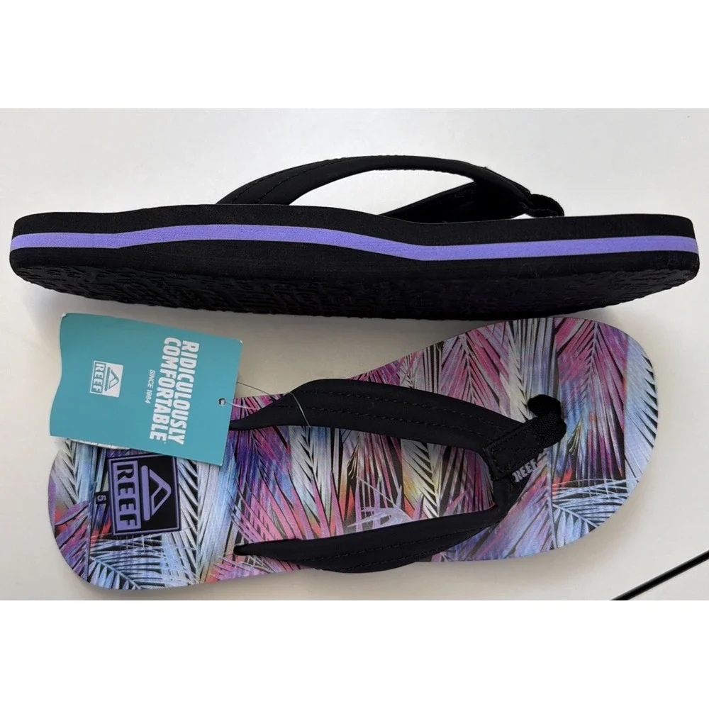 NWT Reef Kid's AHI‎ Flip Flop Size 5 Palm Fronds Tropical Purple Pink Blue Logo